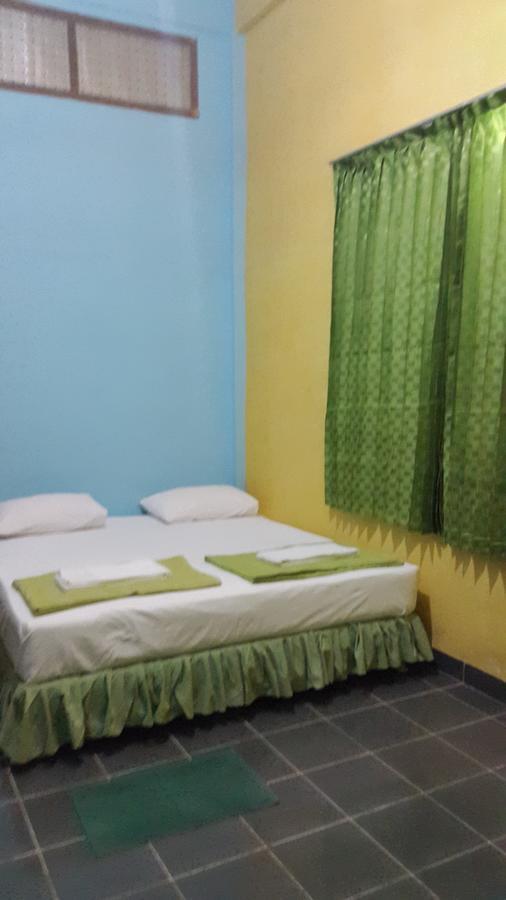 لابوان باجو Kampung Bule Hostel المظهر الخارجي الصورة